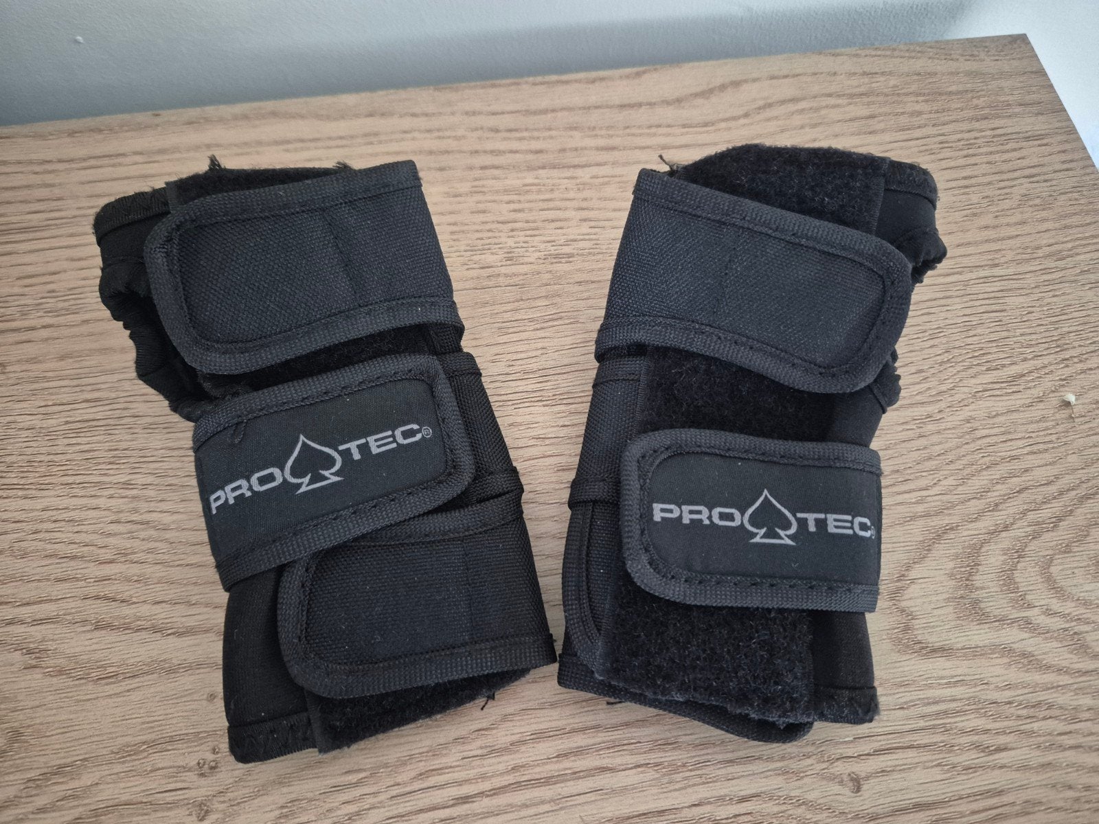 Pro-Tec Street polsbeschermers in maat YS(ZGAN), Sport en Fitness, Boksen, Ophalen, Zo goed als nieuw, Bokshandschoenen