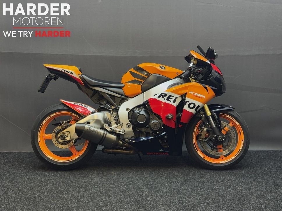 HONDA CBR 1000 RR FIREBLADE ABS/TUNE/AKRA/GARANTIE!, Motoren, Motoren | Honda, HONDA, 4 cilinders, Motorrijbewijs A, Bedrijf