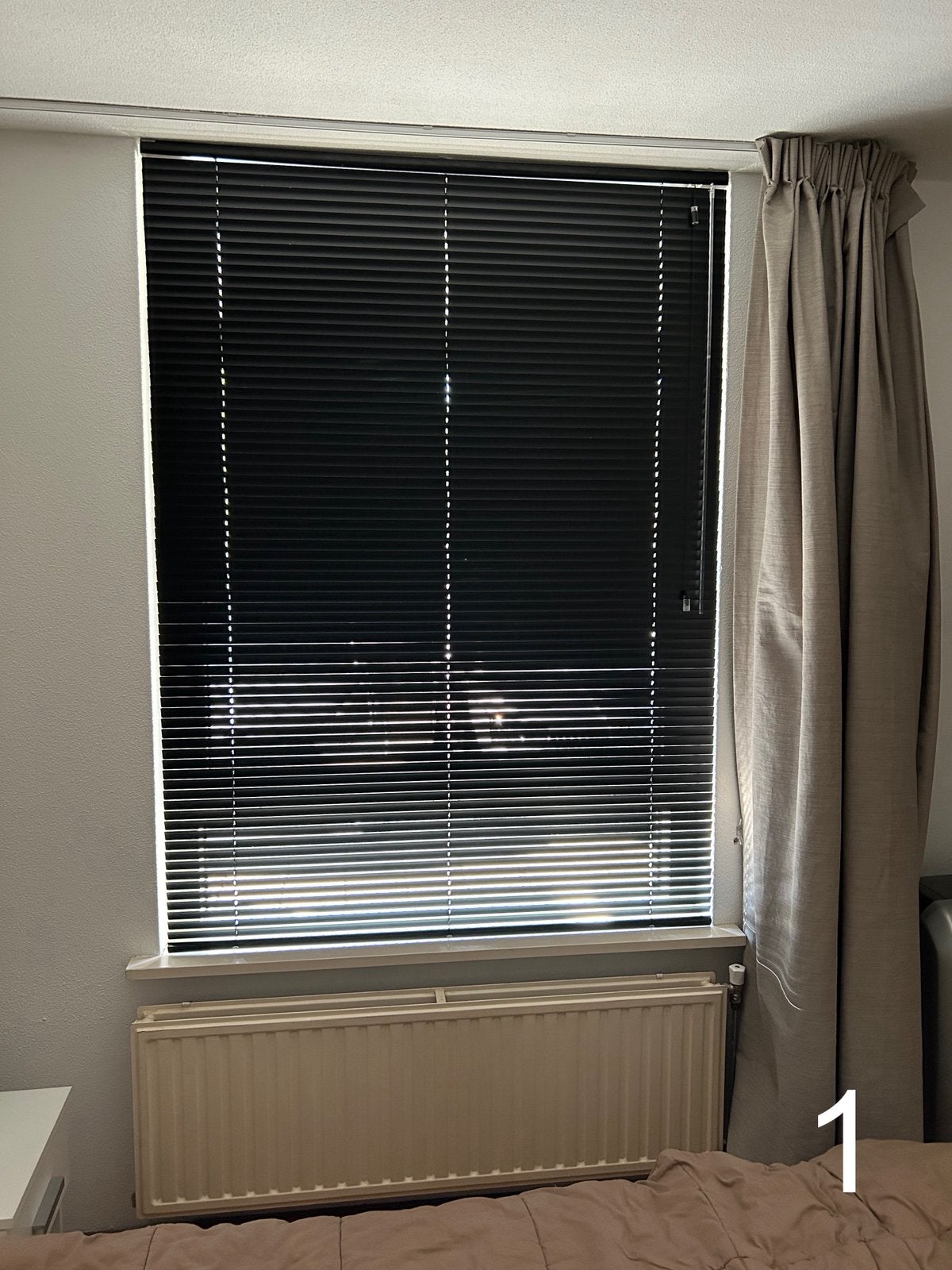 2x Veneta aluminium luxaflex - Zo goed als nieuw, Ophalen, Overige merken, Zwart, Zo goed als nieuw