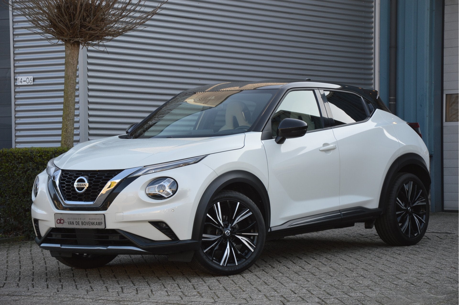 Nissan Juke 1.0 DIG-T N-Design AUT | 360 CAMERA | LED | BOSE, 12 maanden, Zwart, Automatische klimaatregeling, Wit