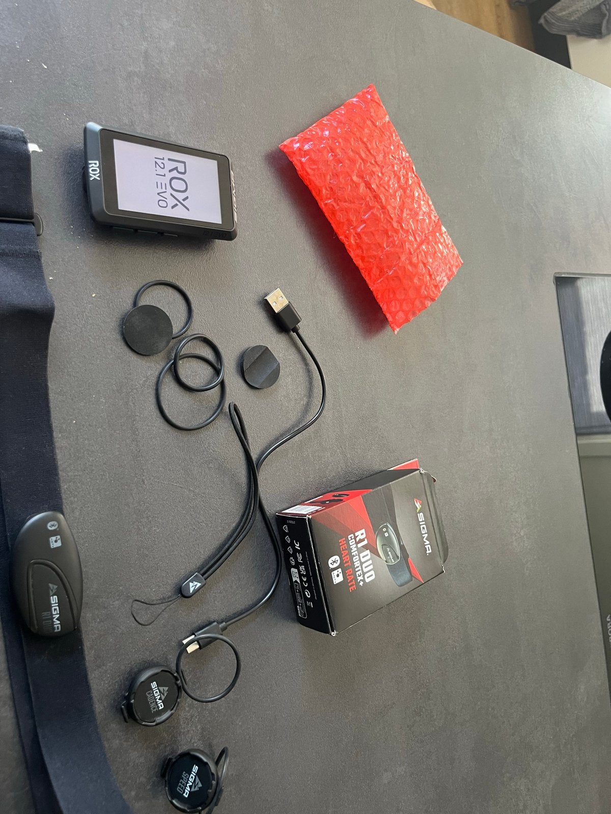 Sigma ROX 12.1 EVO fietscomputer met sensoren, Fietsen en Brommers, Fietsaccessoires | Fietscomputers, Zo goed als nieuw, Cadanssensor