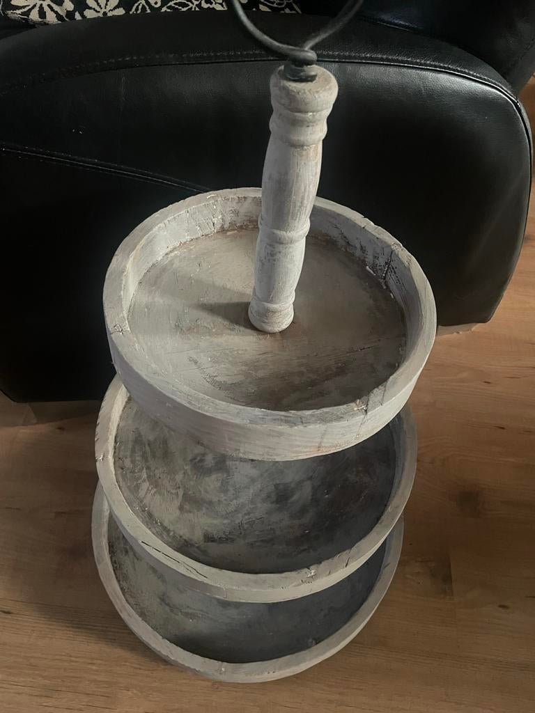 Grote Houten etagère met  3 laags  80 cm hoog onderste 43, Ophalen, Zo goed als nieuw