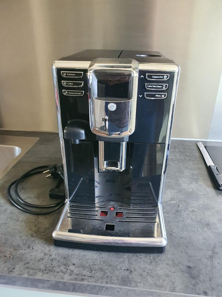 Philips EP5360 Volautomatische Espressomachine(defect), Ophalen, Koffiemachine, Koffiebonen, Zo goed als nieuw