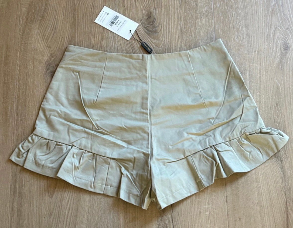 Olivia & Kate ruffel short maat L, Kleding | Dames, Kort, Maat 42/44 (L), Nieuw, Ophalen of Verzenden