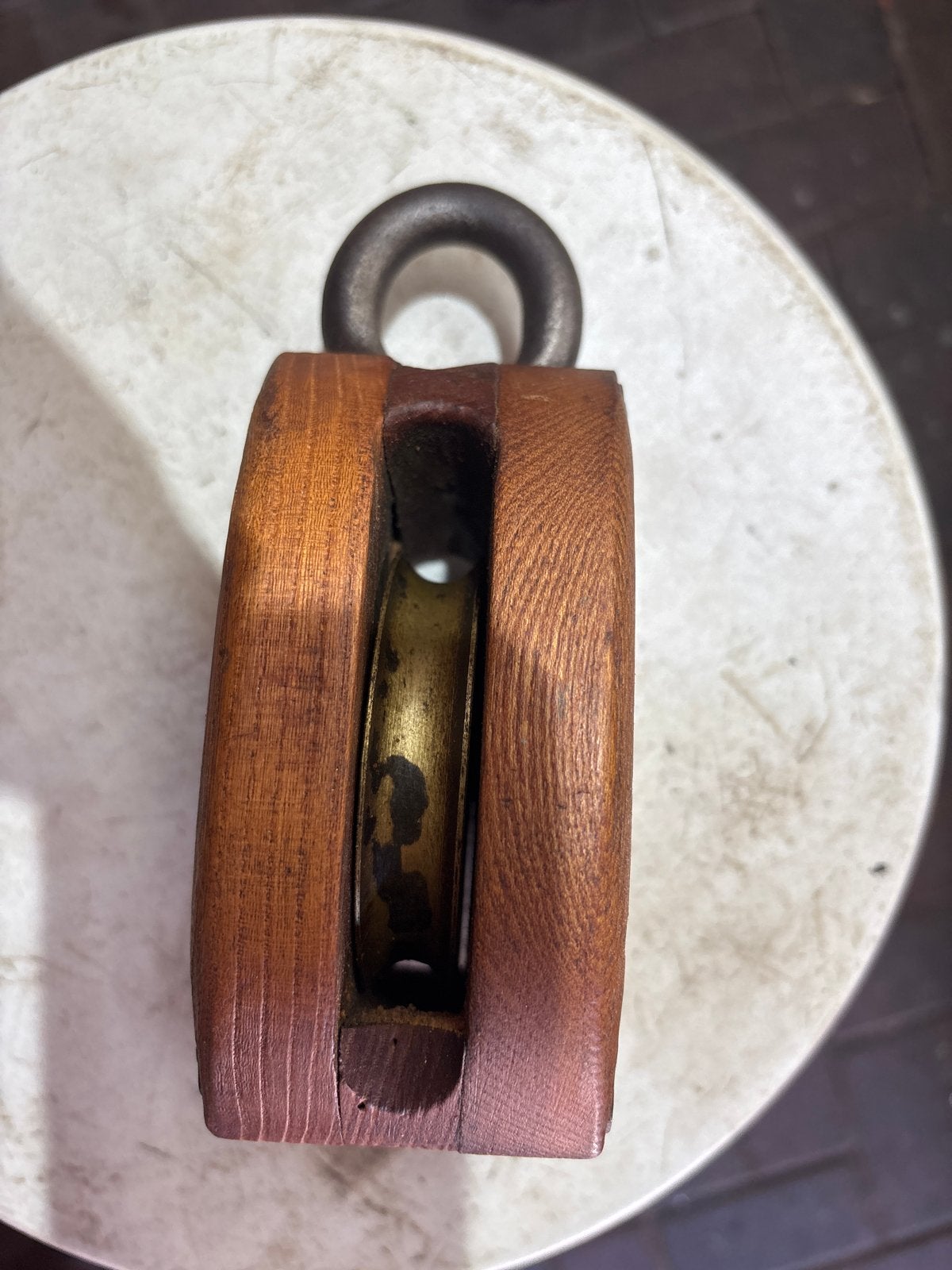 Antiek houten scheepsblok met messing wiel, Ophalen of Verzenden