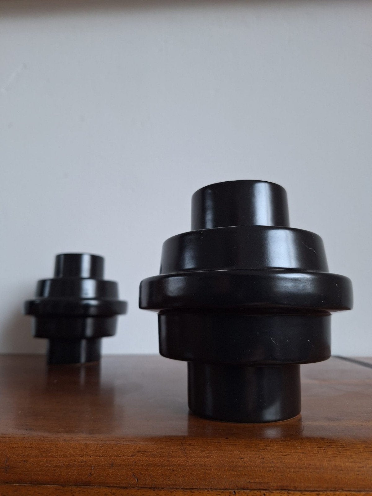 Daan Kromhout vazen, mat zwart, stairs black, Huis en Inrichting, Zwart, Natuurlijk materiaal, Zo goed als nieuw, 15 cm
