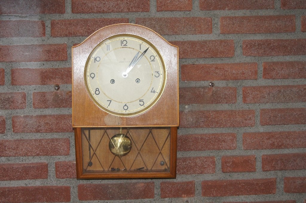 Vintage Junghans wandklok met slinger en slagwerk, Analoog, Ophalen of Verzenden, Met slagwerk, Overige merken