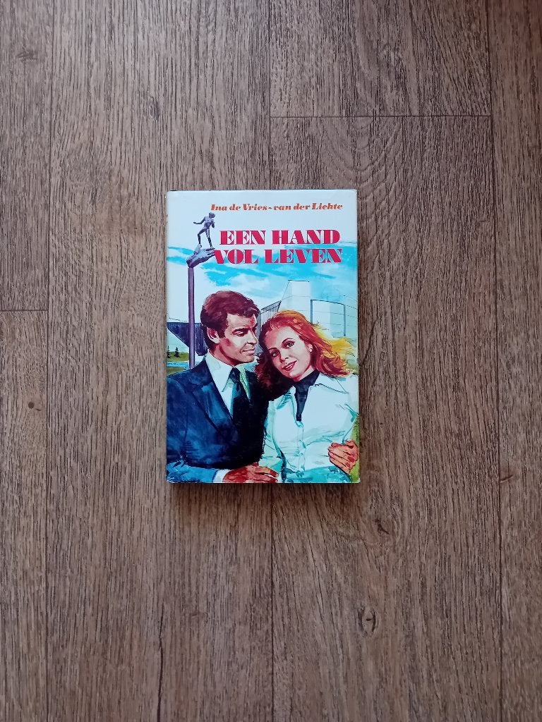 Boek - Een hand vol leven - Ina de Vries-van der Lichte, Ina de Vries-van der Lichte, Ophalen of Verzenden, Zo goed als nieuw