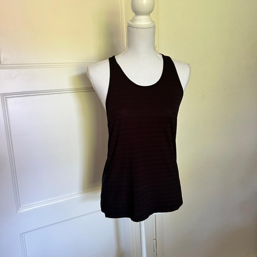 Comfortabele Zwarte Sporttanktop / Racerback – Maat 40/42, Kleding | Dames, Maat 38/40 (M), Zwart, Ophalen of Verzenden, Gedragen