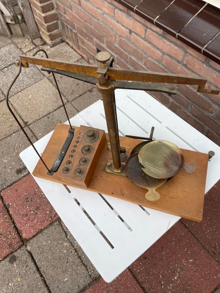Weegschaal heel oud, Witgoed en Apparatuur, Weegschalen, Ophalen of Verzenden, Niet werkend, Personenweegschaal, Minder dan 10 kg