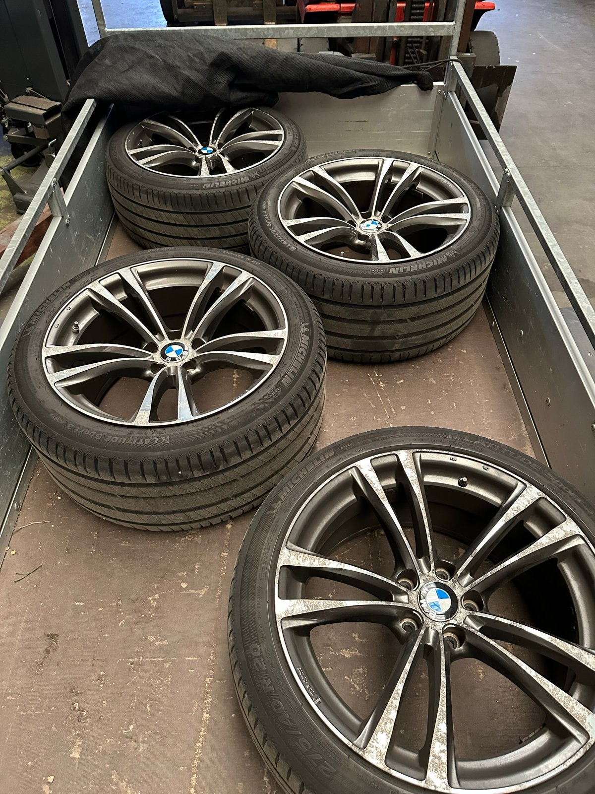 BMW X5 F15/F85 20 inch velgen met Michelin zomerbanden, Ophalen, Gebruikt, 275 mm, Banden en Velgen