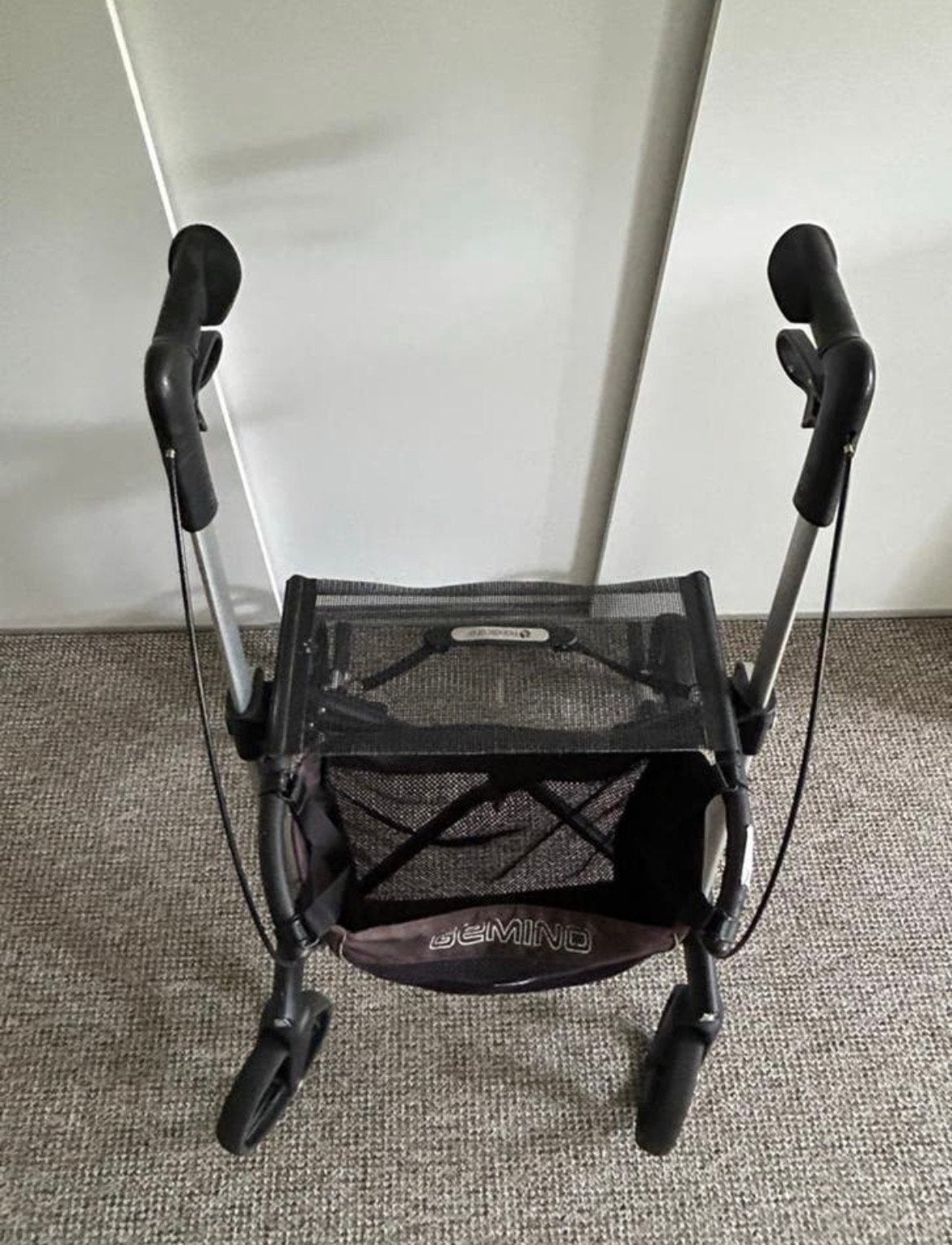 Rollator merk Gemino zwart/ aluminium, Ophalen of Verzenden, Opvouwbaar, Gebruikt