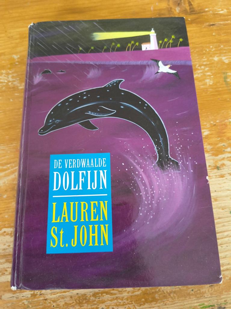 De Verdwaalde Dolfijn - Lauren St. John, Boeken, Ophalen of Verzenden, Gelezen, Lauren St. John