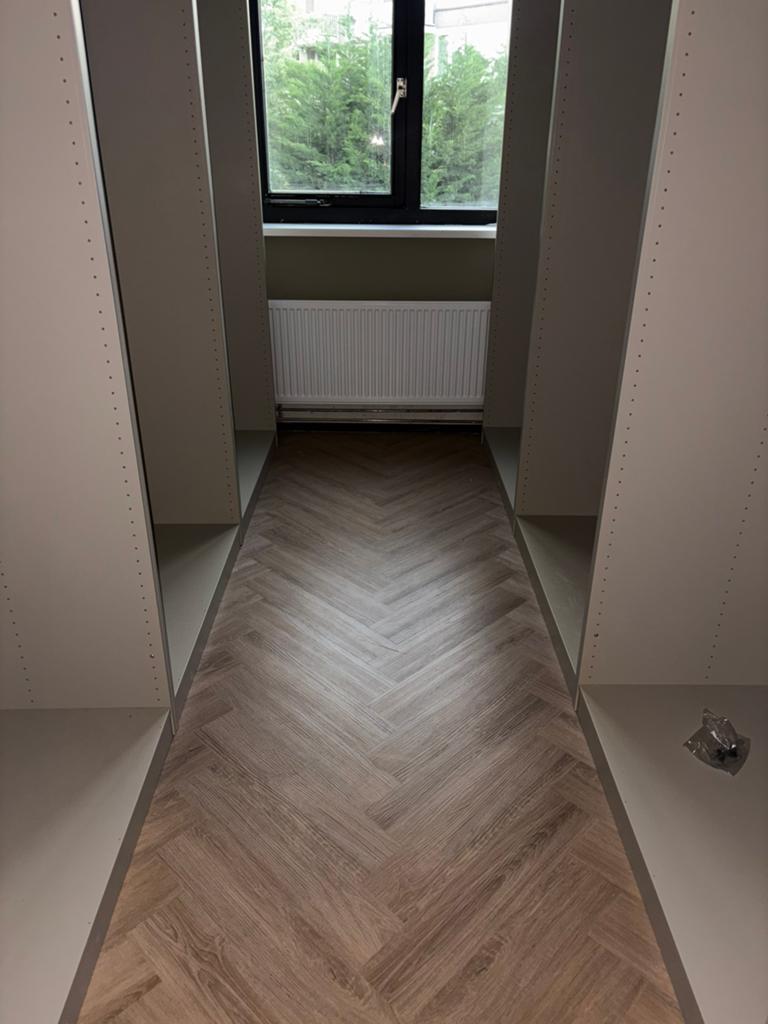 40m2 klik pvc visgraat €1000 incl leggen, Ophalen of Verzenden, Zo goed als nieuw, 75 m² of meer, Overige typen