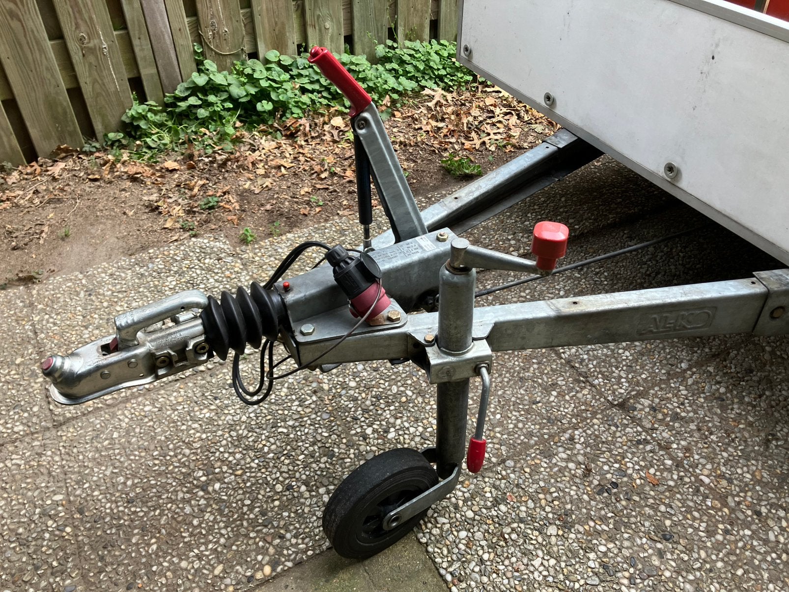 Geremde vouwwagen-aanhanger; Alko chassis met reservewiel, Ophalen, Gebruikt