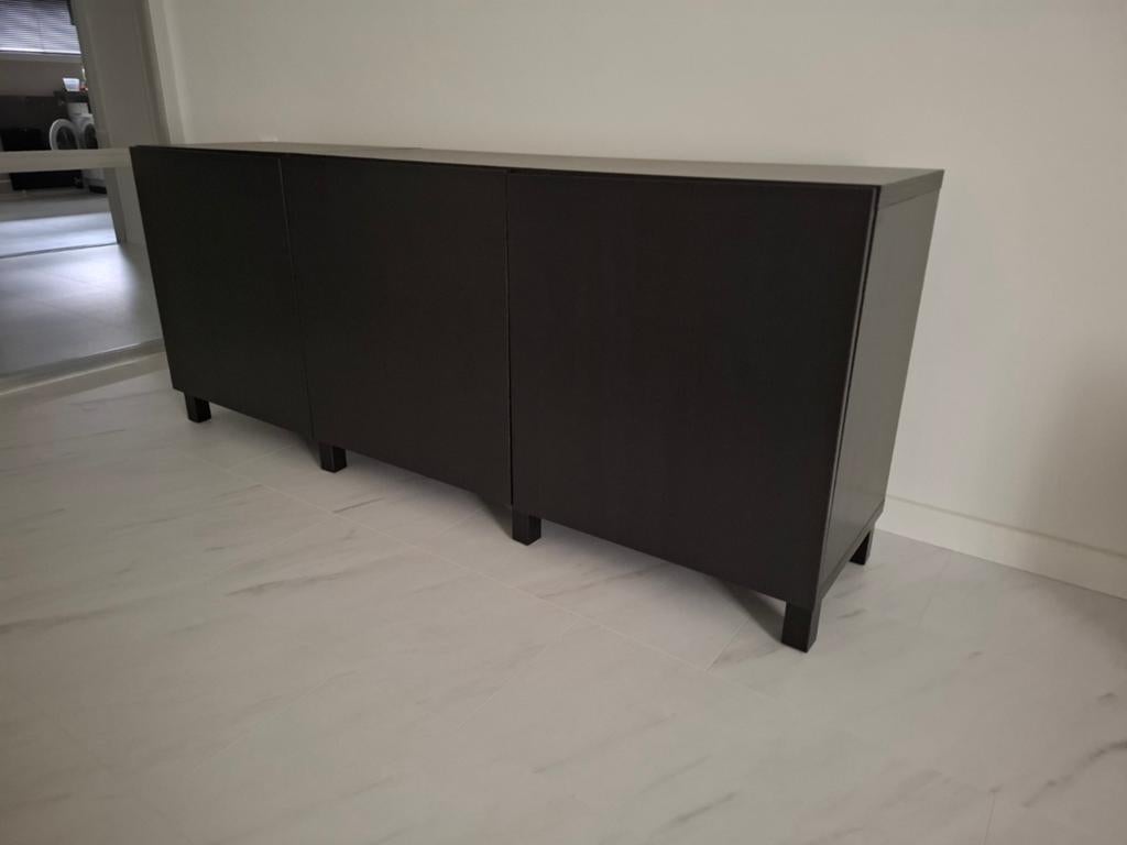 Dressoir 180 cm breed zwart met 3 deuren, Ophalen, Met deur(en), 150 tot 200 cm, Zo goed als nieuw