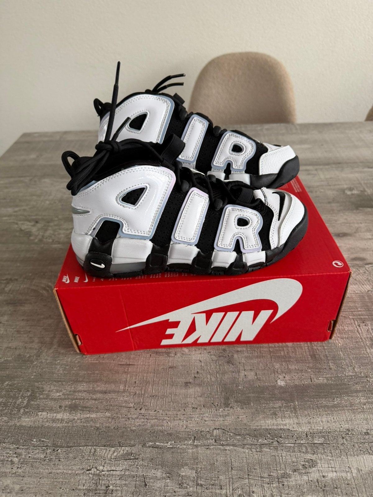 Te koop nieuw paar nike air more uptempo in maat 36, Overige kleuren, Nieuw, Ophalen of Verzenden, Sneakers of Gympen