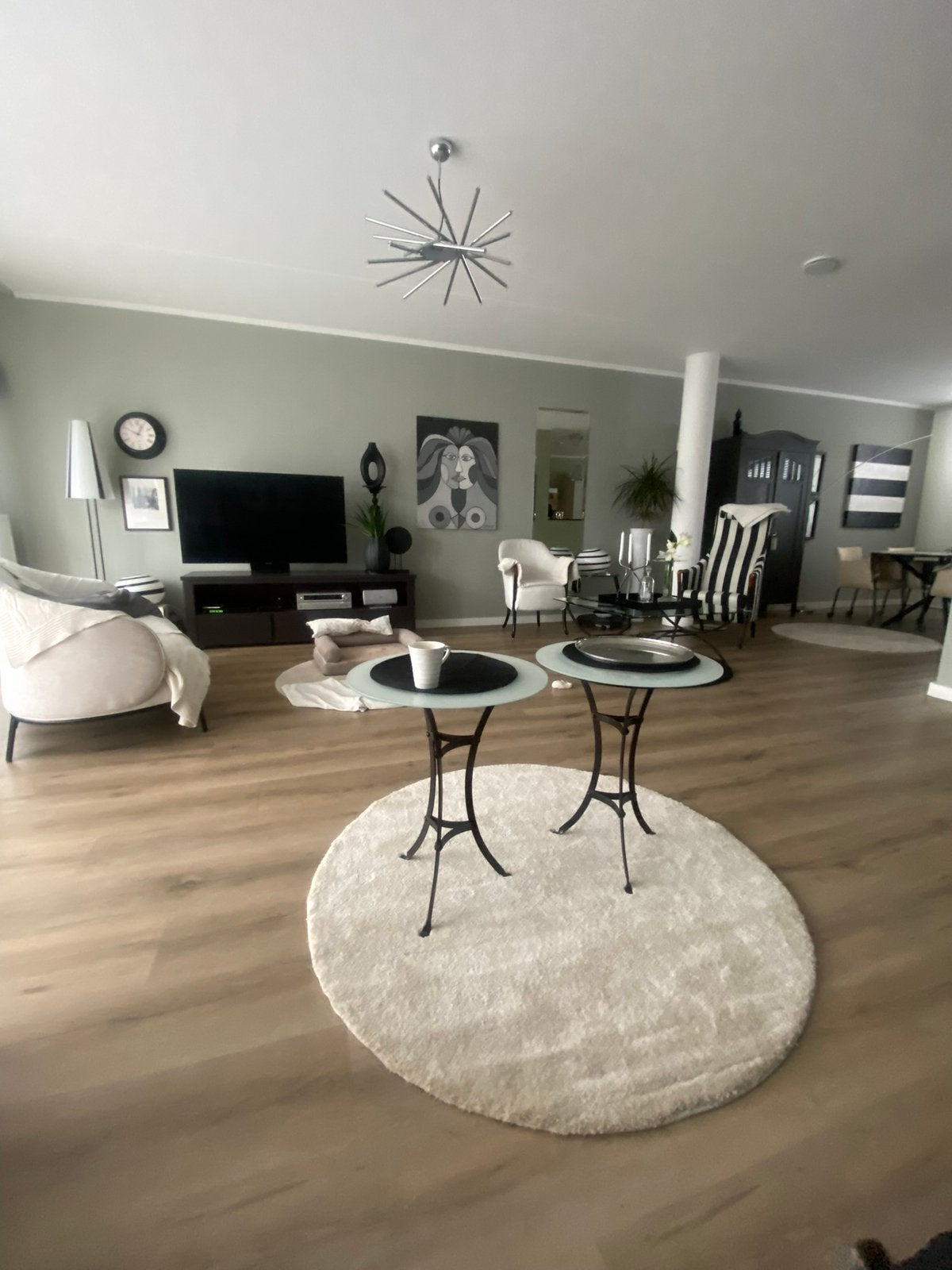 3 ronde kleden in keurige staat rond 126 cm, Ophalen, Zo goed als nieuw, Laminaat