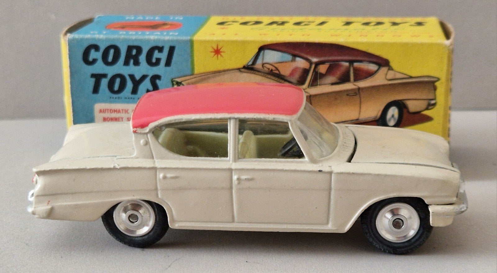 Corgi Toys 234 Ford Consul Classic (zeldzame variant), Hobby en Vrije tijd, Ophalen of Verzenden, Zo goed als nieuw, Auto, Corgi