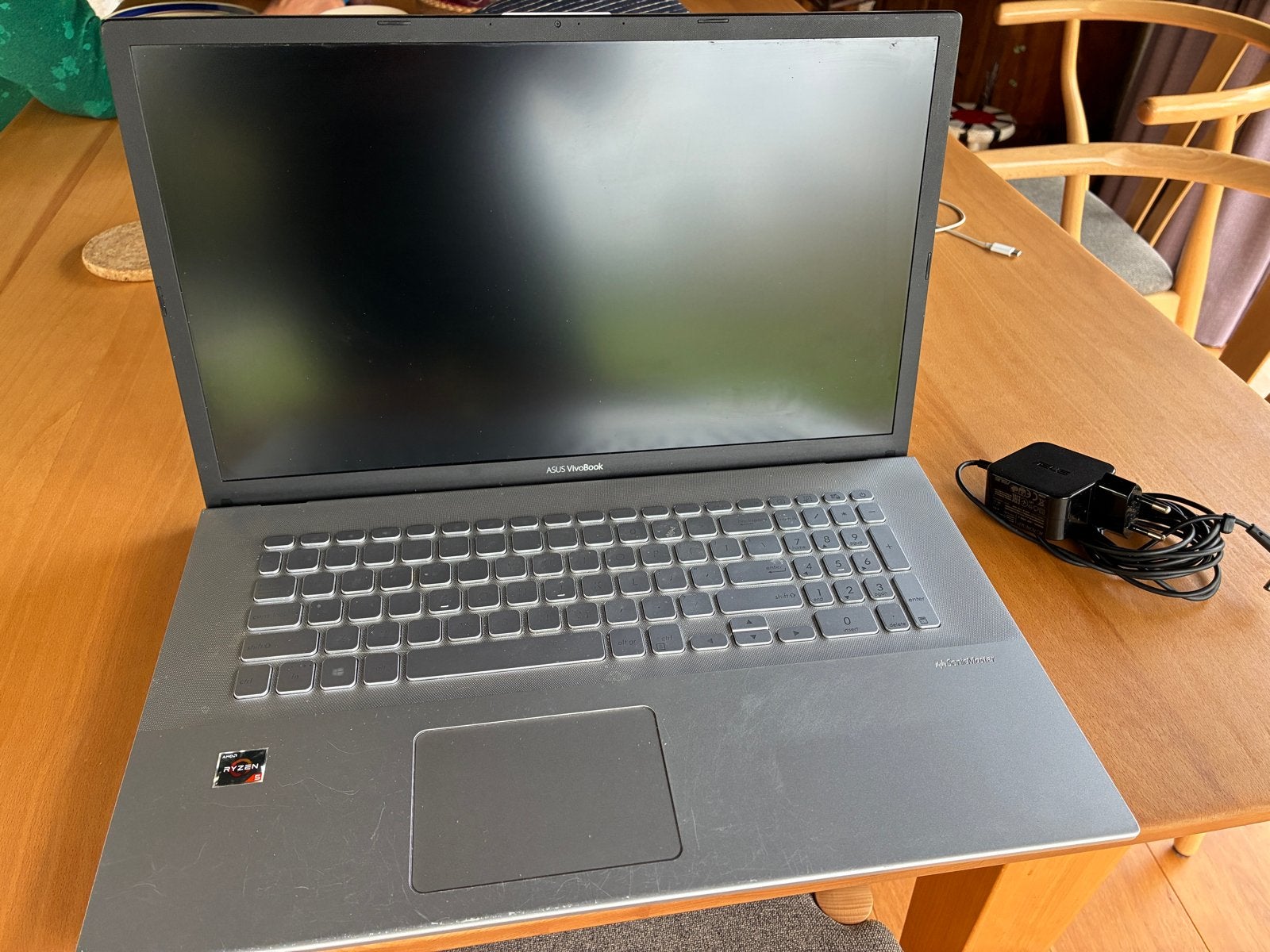 Asus Vivobook 17 inch - Krachtige Laptop, Computers en Software, Ophalen, Gebruikt, 8 GB, SSD