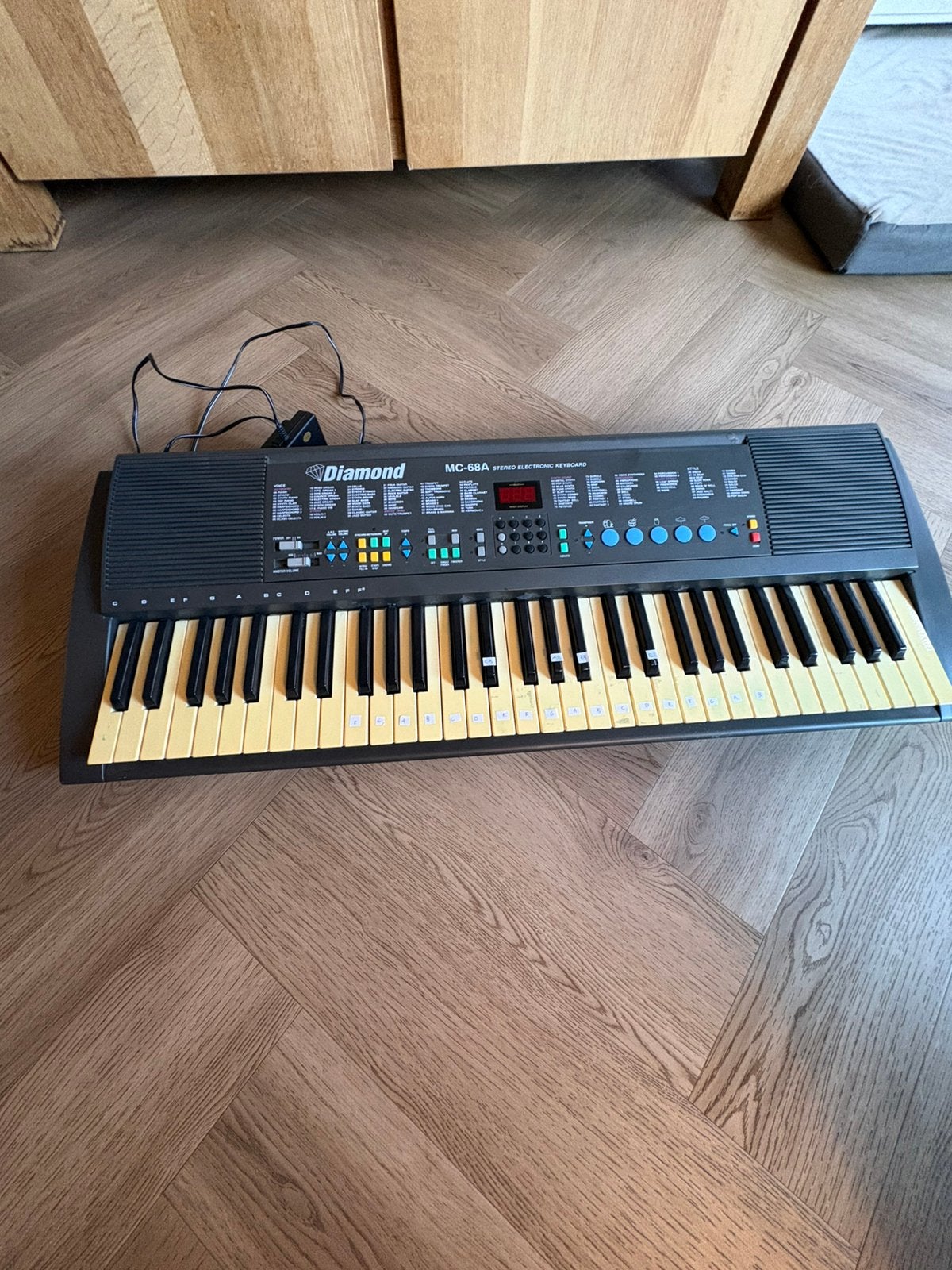 Diamond MC-68A Stereo Electronic Keyboard, Ophalen, Zo goed als nieuw, 61 toetsen, Overige merken
