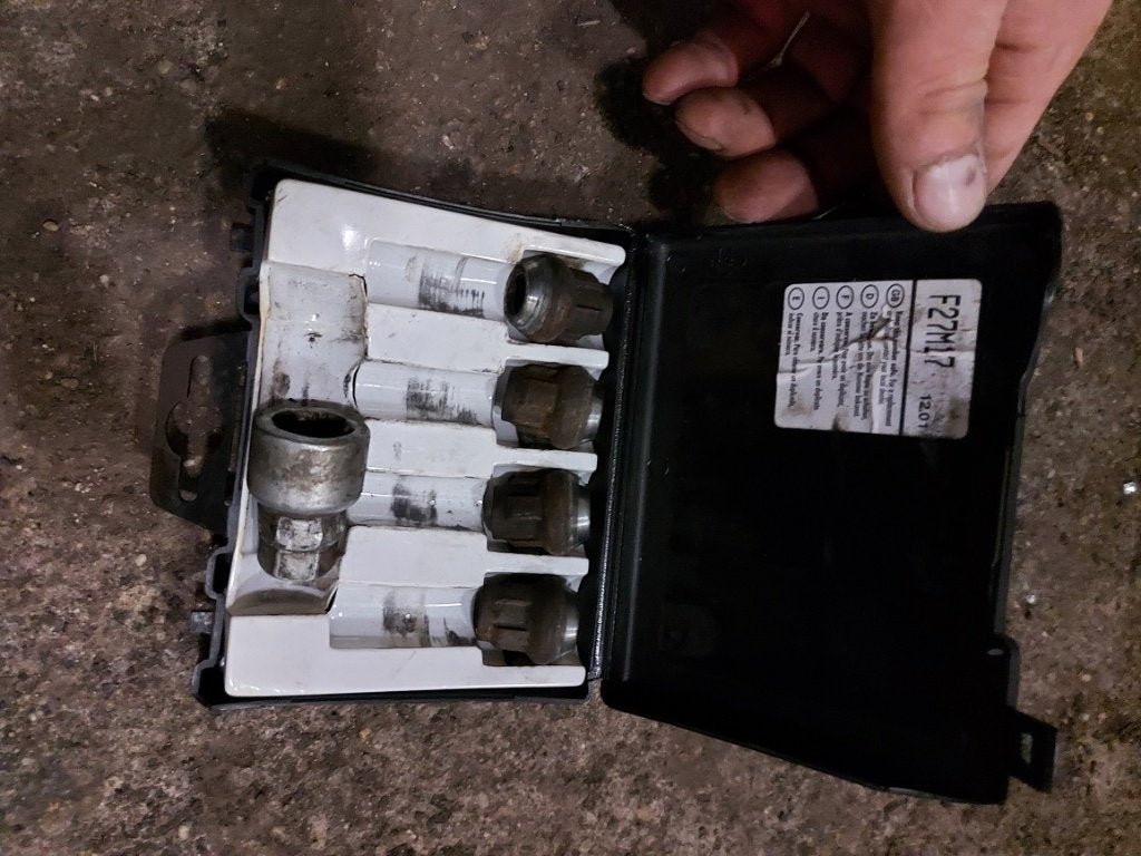 Set slotbouten Mazda 3 uit 2004, Ophalen of Verzenden