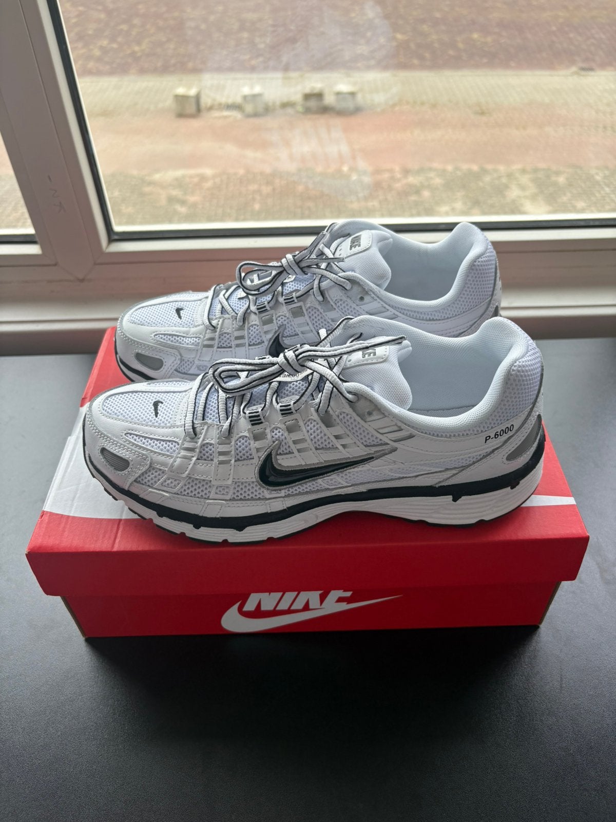 Nike P-6000 White Metallic Silver Black | EU 42.5, Wit, Nieuw, Ophalen of Verzenden, Sneakers of Gympen
