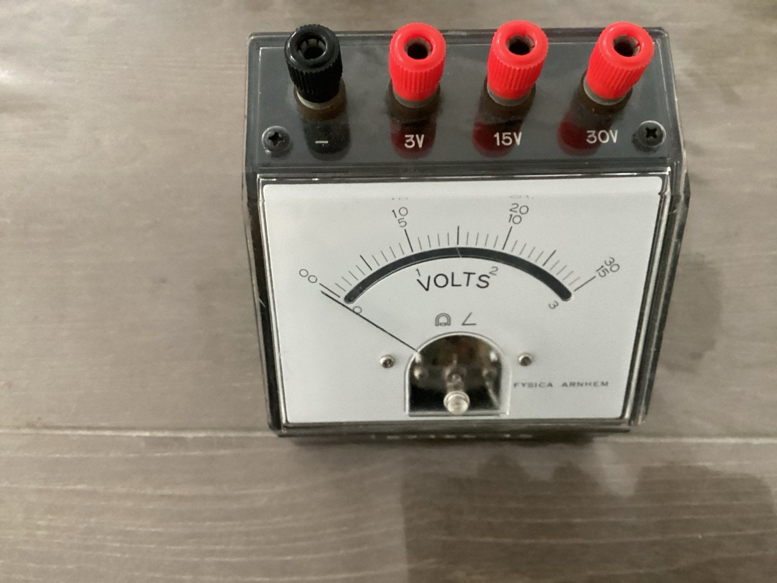 Vintage Voltmeter Fysica Arnhem - Analoge Spanningsmeter, Ophalen of Verzenden, Gebruikt, Elektriciteit