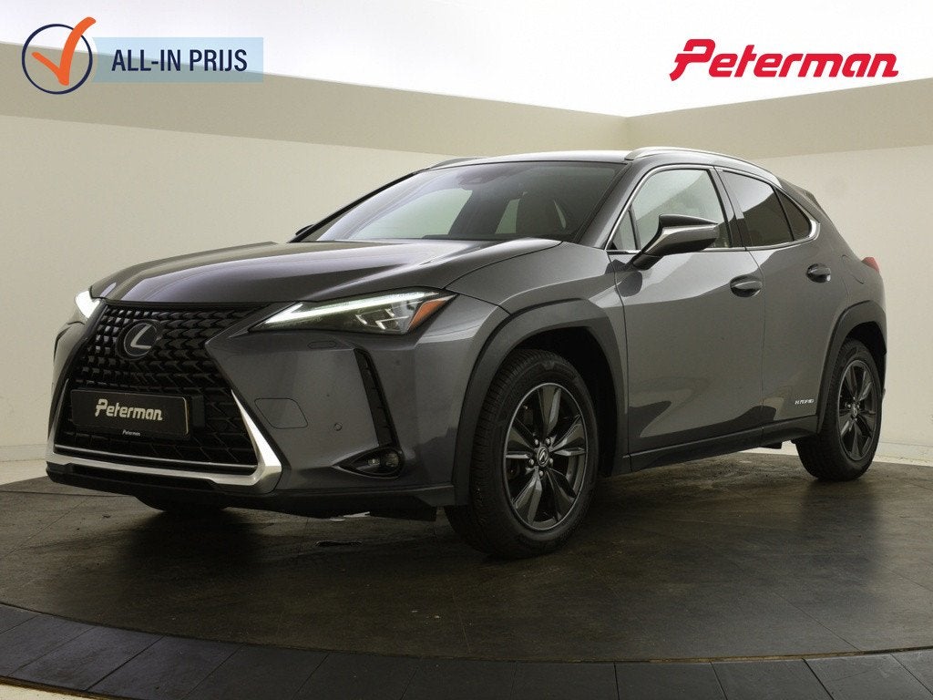 Lexus UX 250h First Edition | Elektr. a. klep | Trekhaak | P, Stof, Gebruikt, 4 cilinders, Parkeersensor
