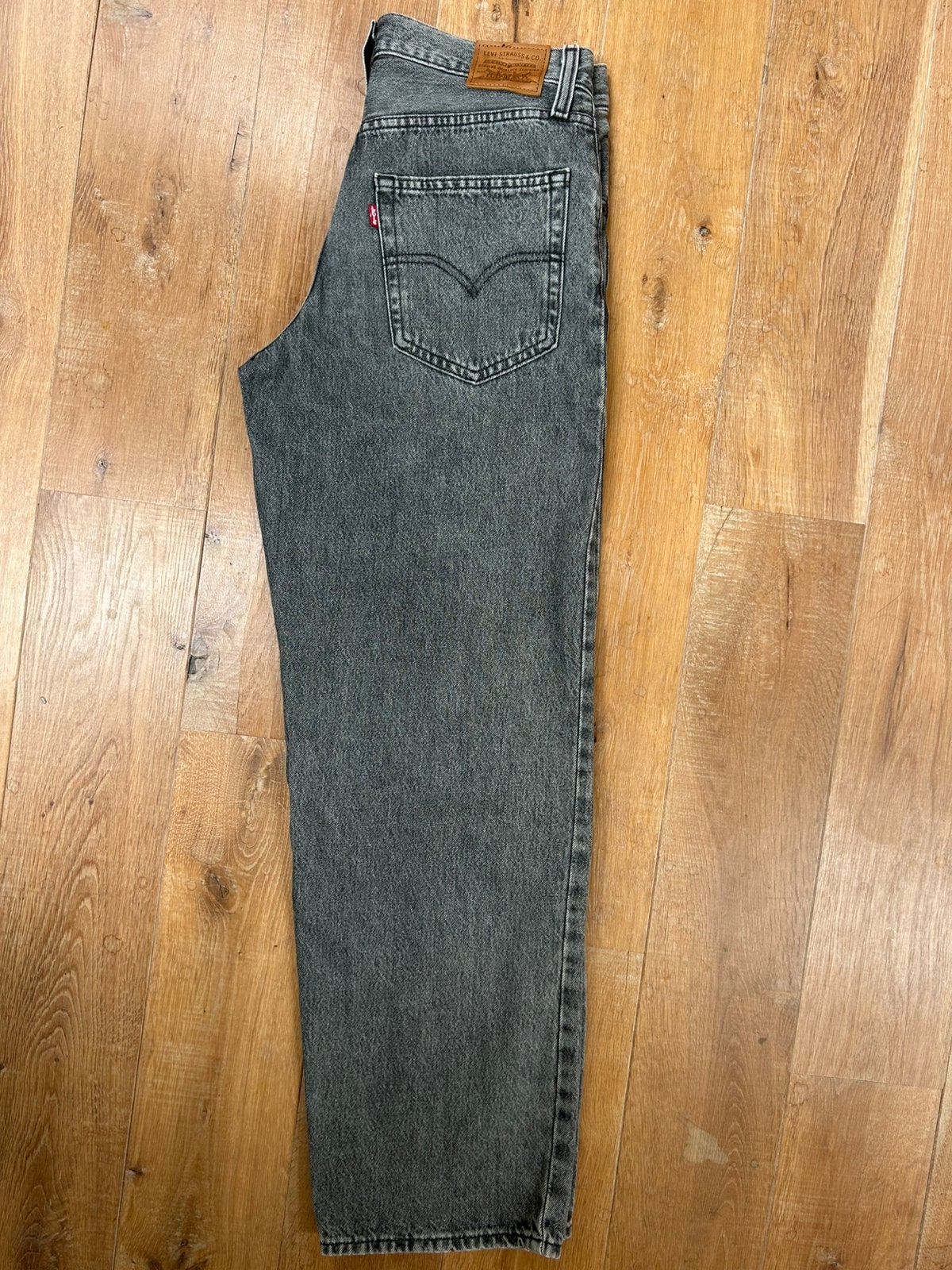 Levi ‘s Baggy Dad mt 28/32 grijs, zgan, Verzenden, Zo goed als nieuw, Grijs, W28 - W29 (confectie 36)