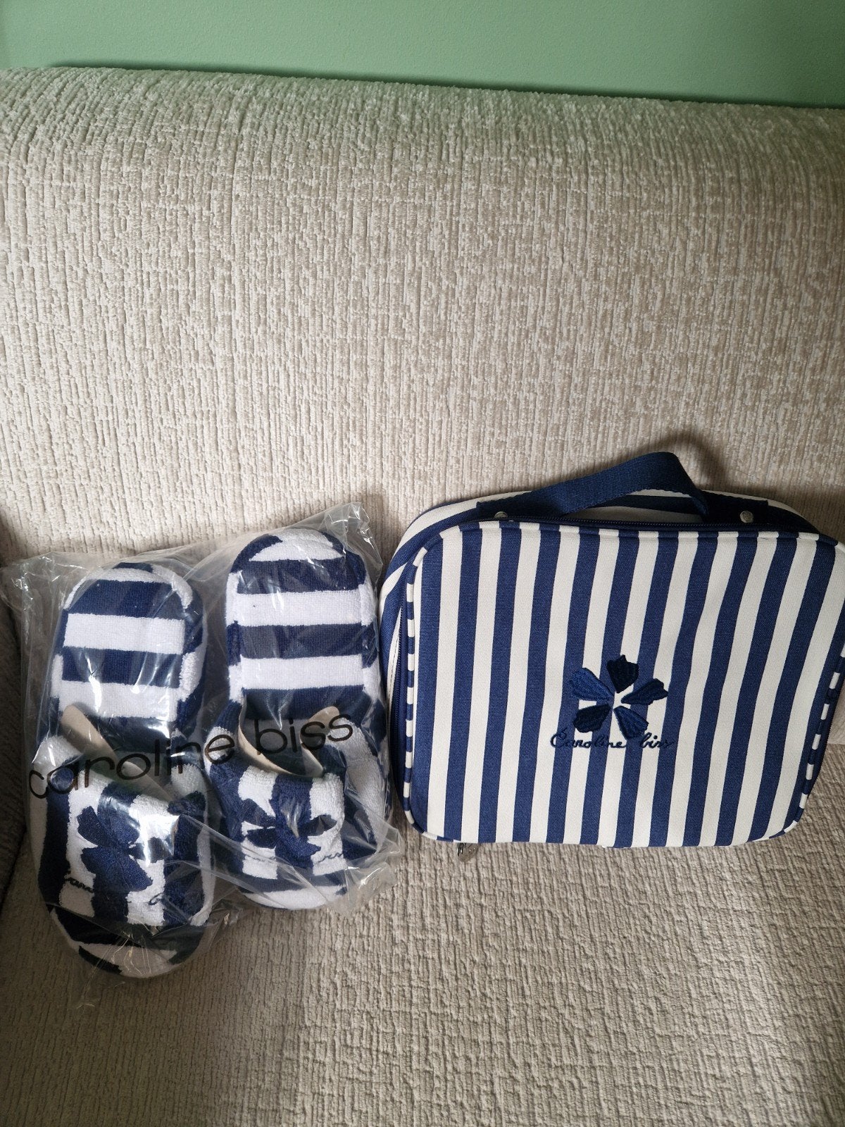 Reis toilettas met slippers - Caroline Biss, Ophalen of Verzenden, Nieuw, Blauw, Softcase