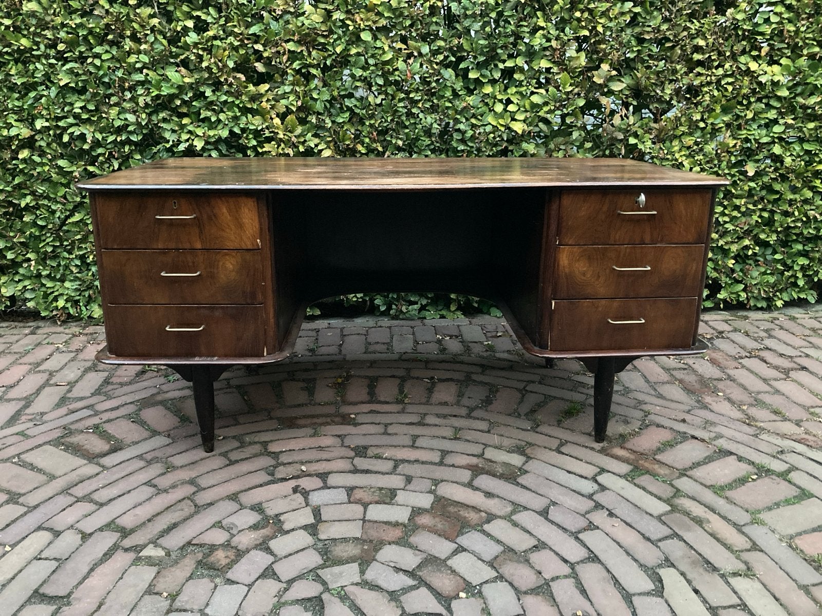 Vintage houten bureau met lades, Ophalen, Overige typen, Gebruikt, Overige merken
