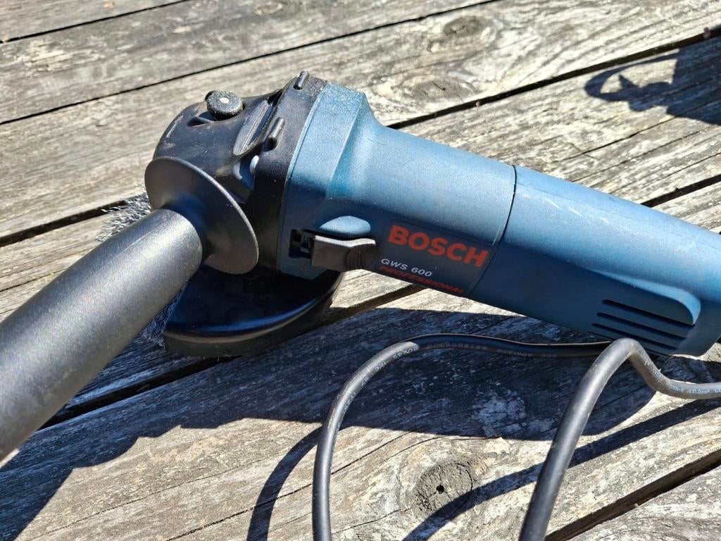 Bosch GWS 600 Haakse Slijpmachine, Doe-het-zelf en Verbouw, Gereedschap | Slijpmachines, Ophalen of Verzenden, Gebruikt, Minder dan 700 watt