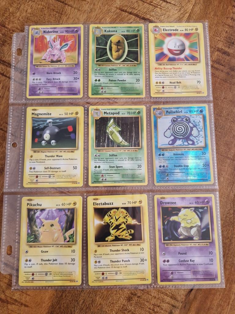 9 Pokémon kaarten uit 2016 - 1 holo, Ophalen of Verzenden, Zo goed als nieuw, Meerdere kaarten