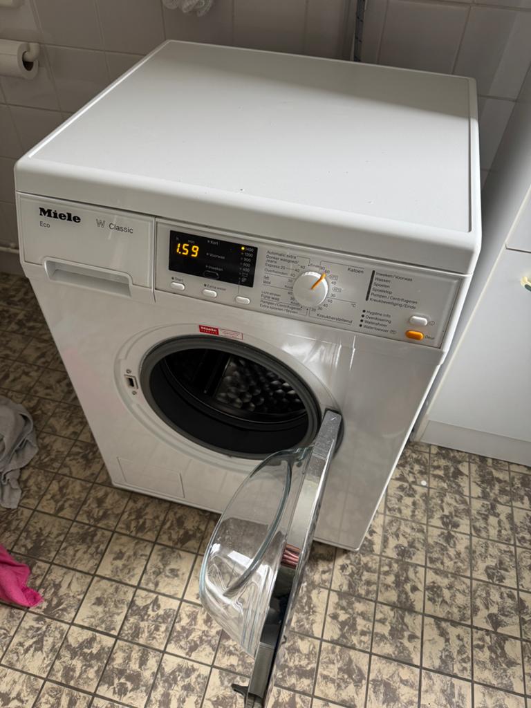 Miele W Classic WDA111, Witgoed en Apparatuur, Wasmachines, Ophalen, Zo goed als nieuw, 85 tot 90 cm, 1200 tot 1600 toeren