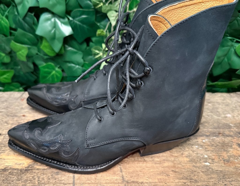 Prachtige vintage victoriaanse veterlaars sendra maat 39, Sendra, Zwart, Lage of Enkellaarzen, Nieuw
