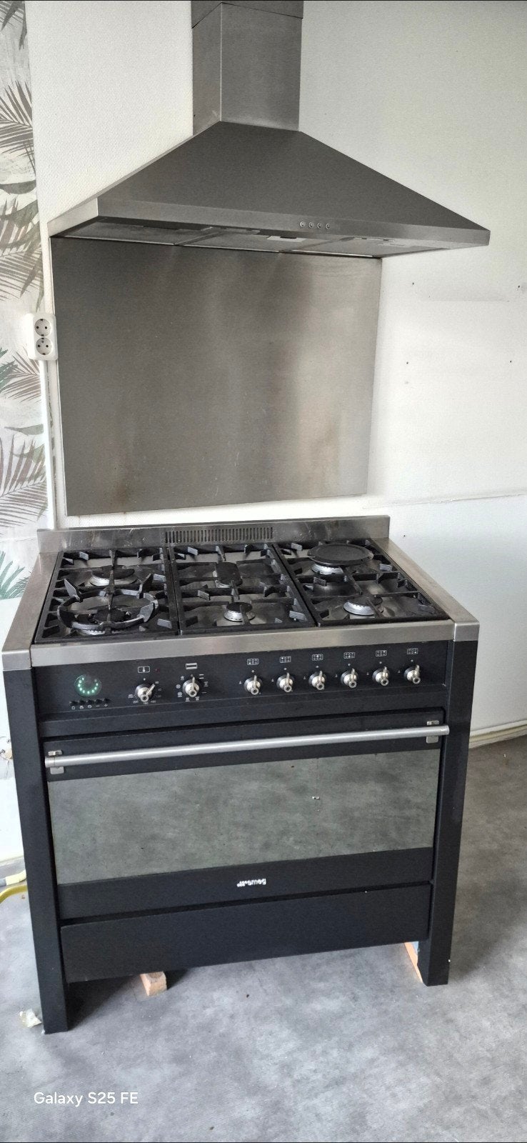 Smeg Fornuis met Elektrische Oven inc afzuigkap en spatwand, Ophalen, Gebruikt, 60 cm of meer, Gas