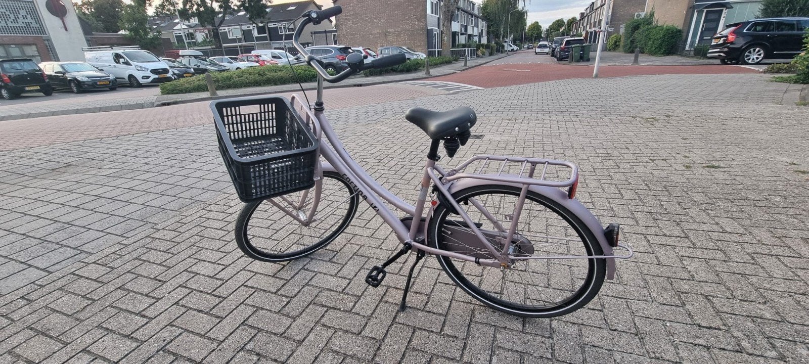 Meisjesfiets Cortina 8-12 jaar - 24 inch - amper gebruikt, Fietsen en Brommers, Ophalen, Zo goed als nieuw, Terugtraprem, 1 kind
