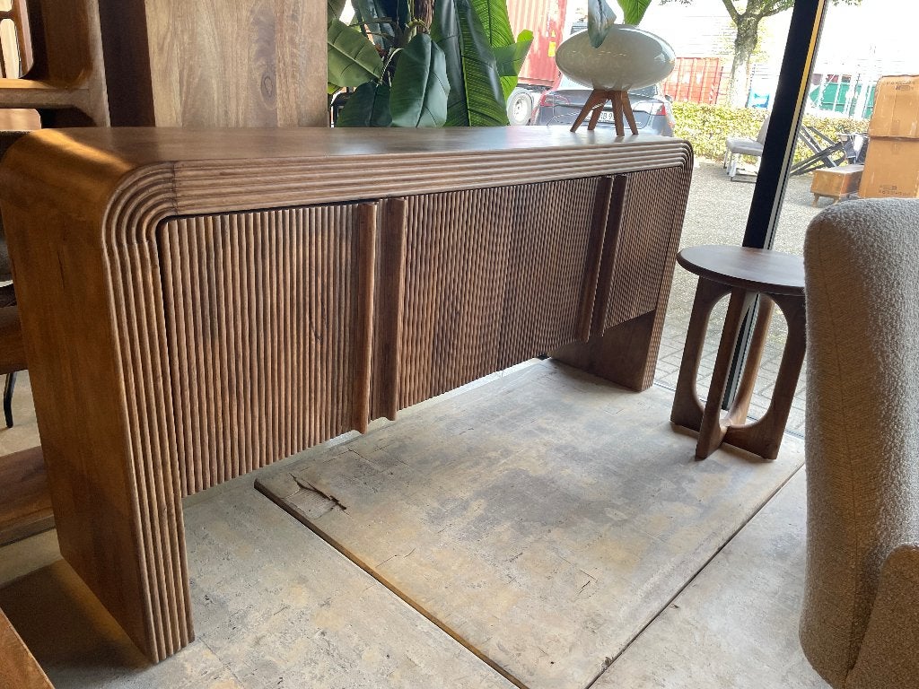 LEEGVERKOOP MANGO WALNOOT DRESSOIR 160 BREED 799 CHEFMEUBEL, Bruin, Nieuw, Ophalen of Verzenden, Modern