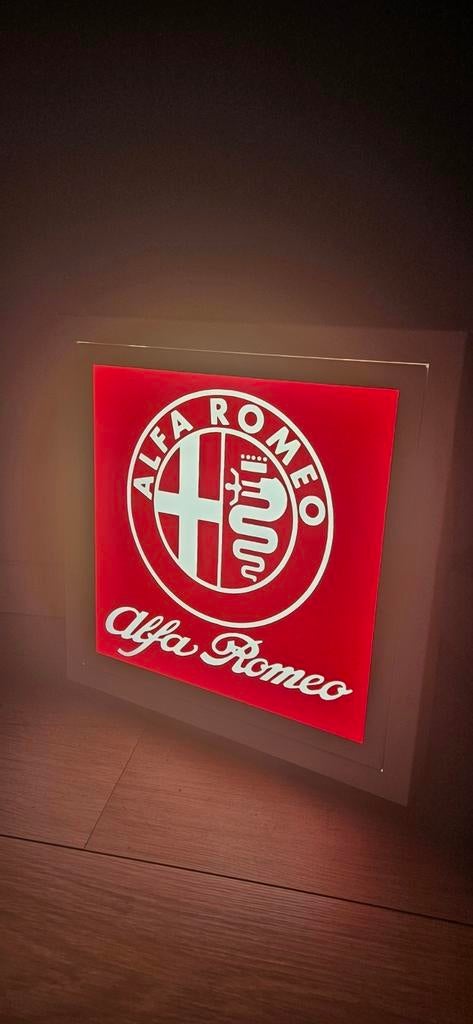 Alfa romeo lichtbak showroom reclame mancave werkplaats, Ophalen of Verzenden, Zo goed als nieuw, Lichtbak of (neon) lamp