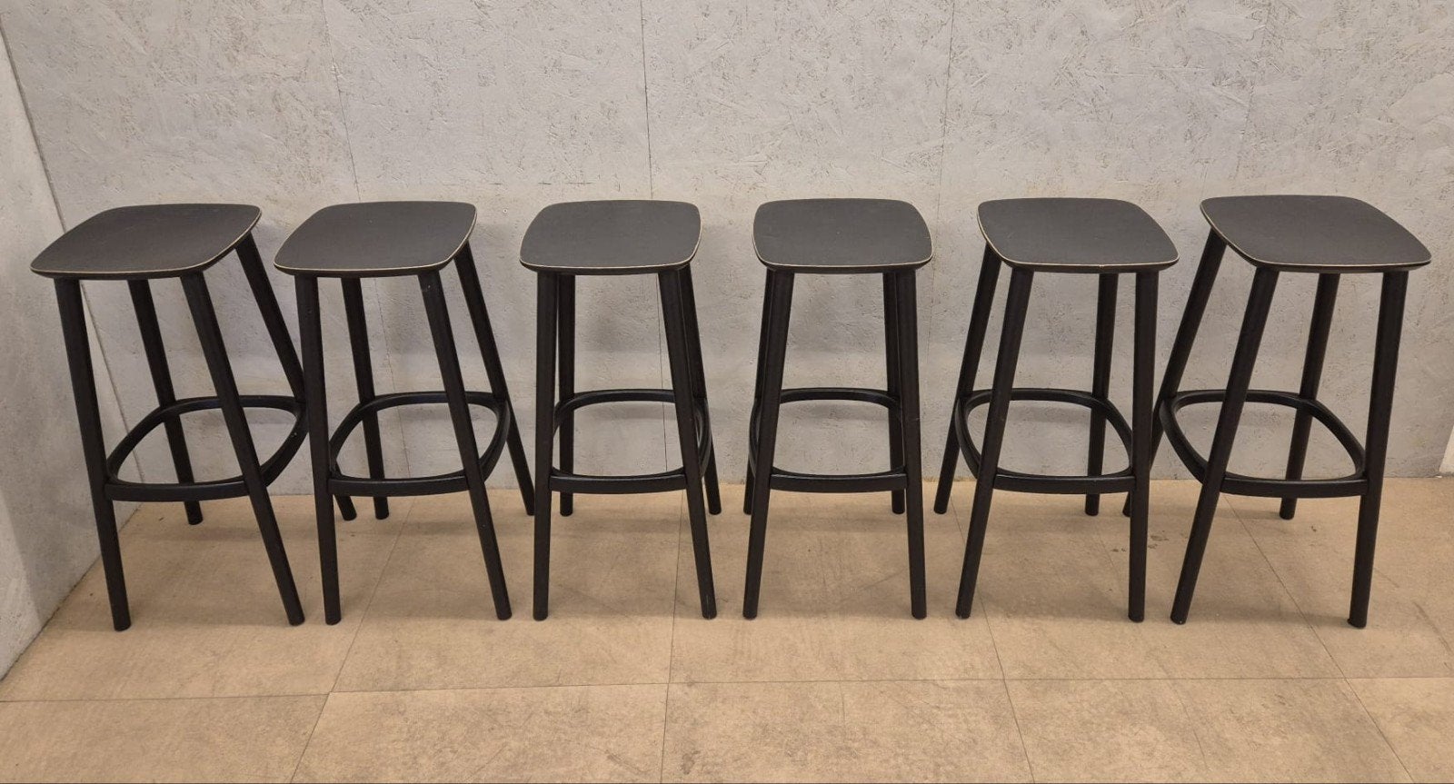 6x Pedrali Babila 2706 barkruk Odo Fioravanti, Huis en Inrichting, Barkrukken, Ophalen, Met voetsteun, 60 tot 90 cm, Pedrali Babila