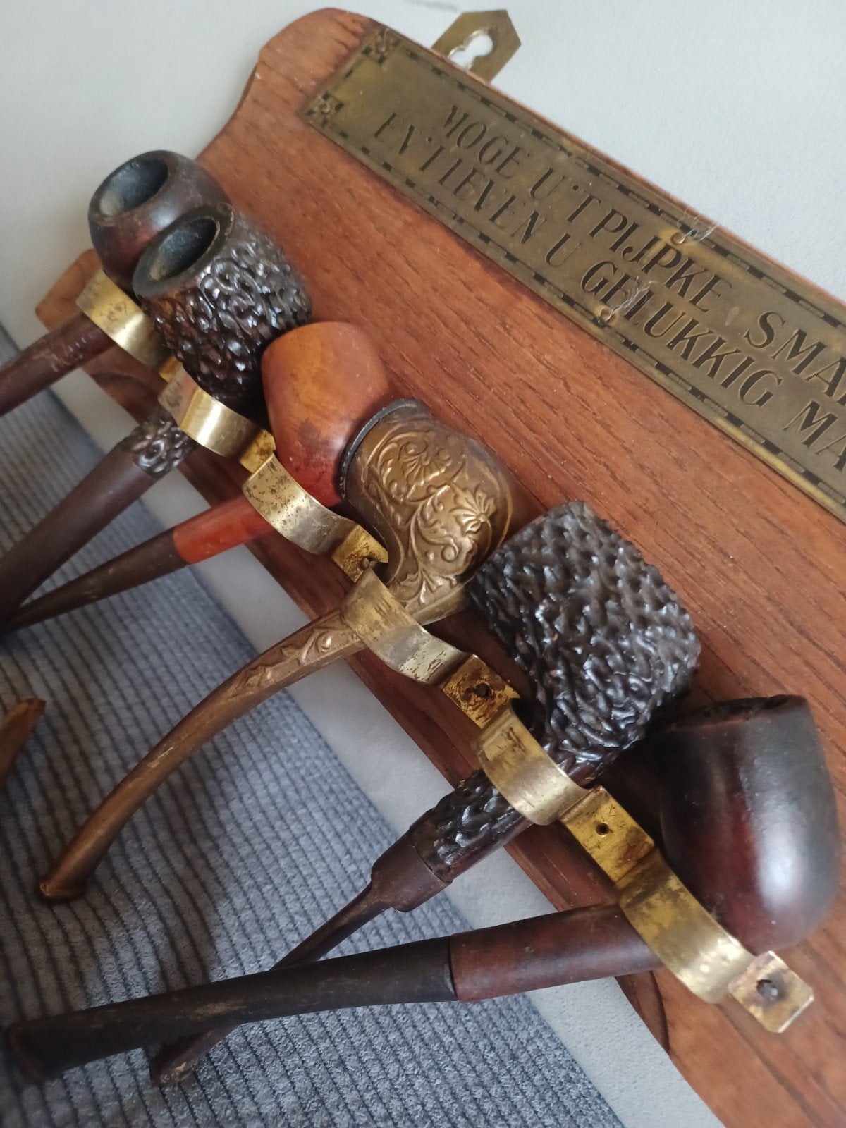 Collectie antieke pijpen met houten rek, Verzamelen, Ophalen of Verzenden