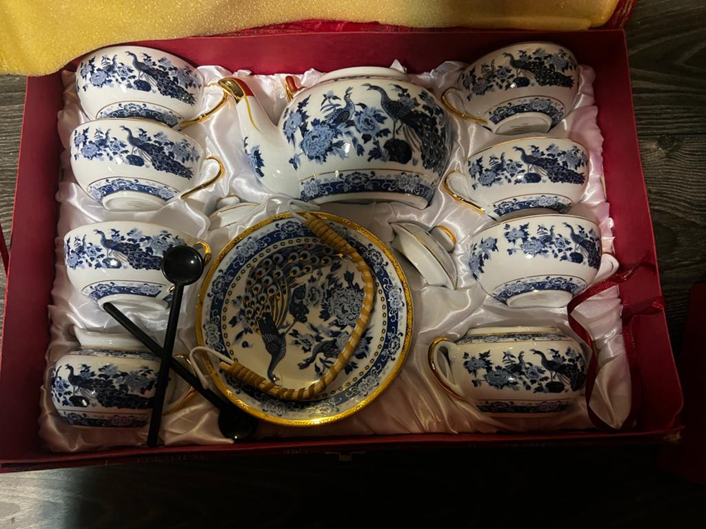 Japans theeservies 24k goud - Yamasen Fine Porcelain, Huis en Inrichting, Keuken | Servies, Ophalen of Verzenden, Zo goed als nieuw