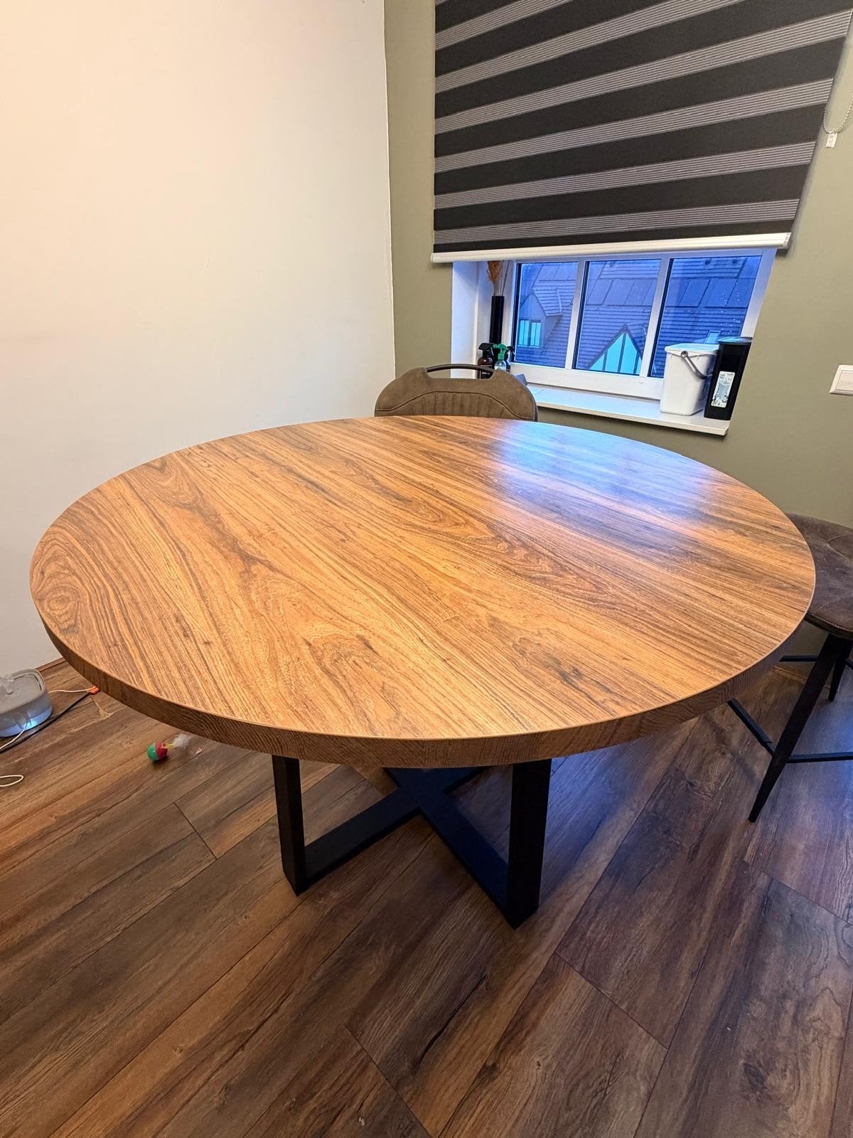 Ronde eettafel met houtlook en zwart metalen onderstel, Overige houtsoorten, Modern, Industrieel, Rond, Ophalen of Verzenden
