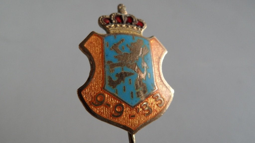 Regeringsjubileum 35 jaar Koningin Wilhelmina 1933 speld, Verzenden, Gebruikt, Merk, Speldje of Pin