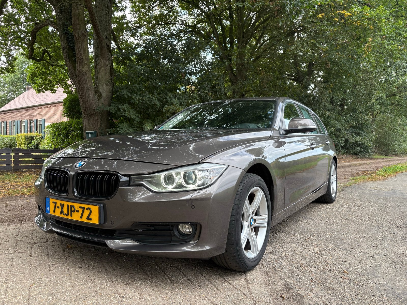 BMW 3-Serie 320D  Touring | HUD | Key less | Harman kardon, Auto's, 745 kg, Achterwielaandrijving, 1995 cc, 4 cilinders