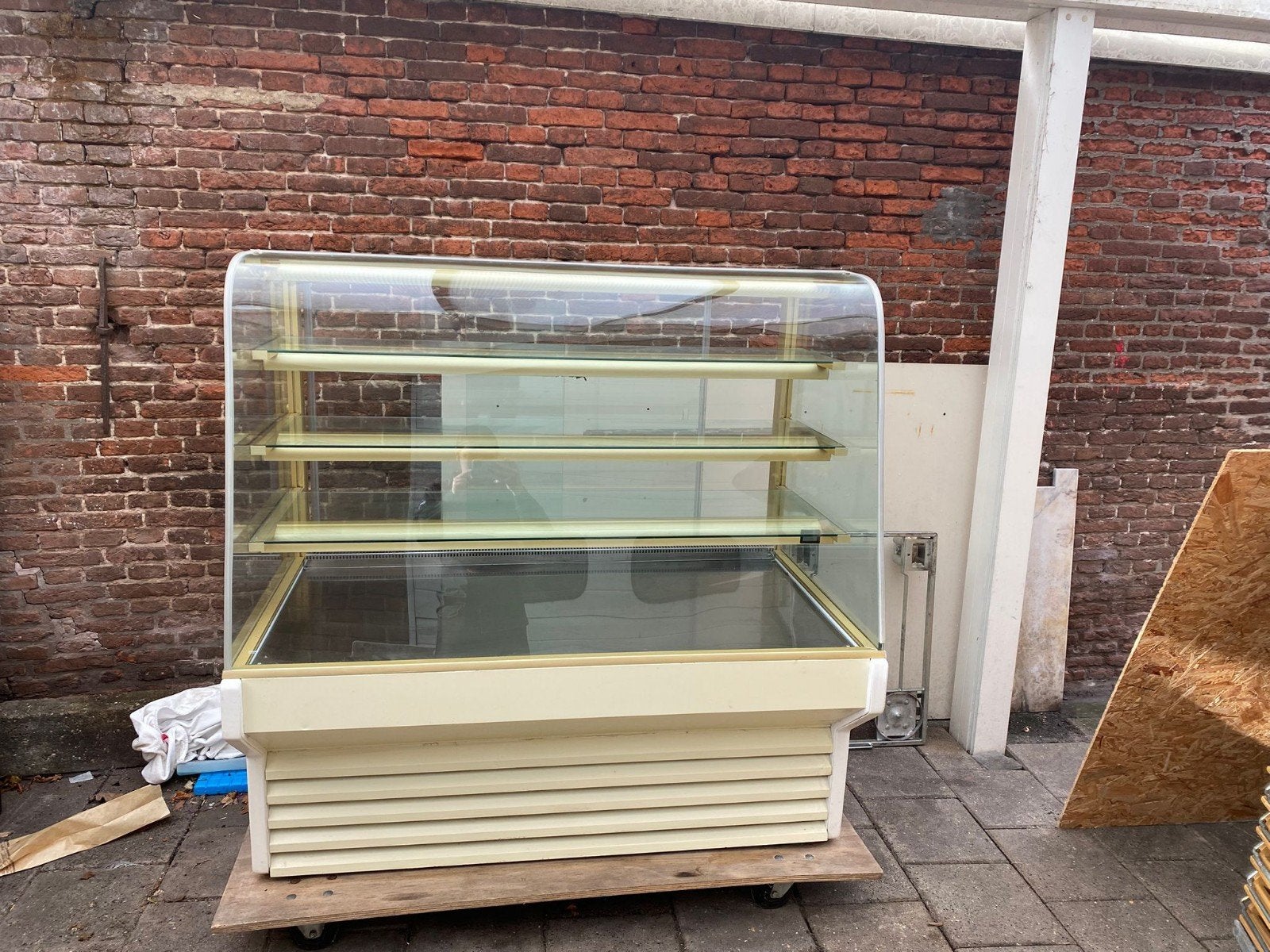 Vitrine op wielen 230V - Ideaal voor foodtruck/keet, Witgoed en Apparatuur, Koelkasten en IJskasten, Ophalen
