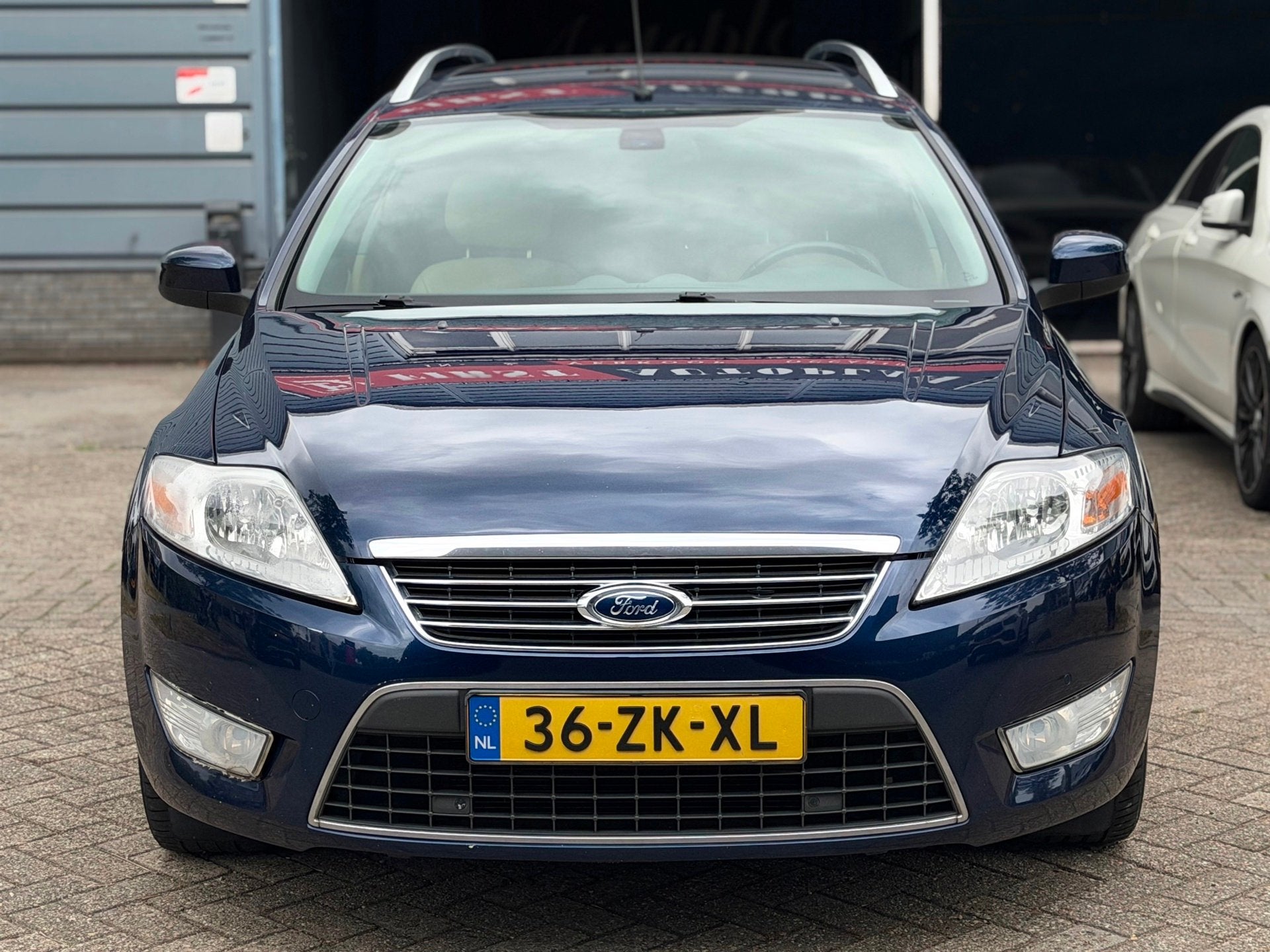 Ford Mondeo Wagon 2.3-16V Ghia LPG-G3 AUTOMAAT MEMORY/LEDER/, Beige, 4 cilinders, Mondeo, Blauw