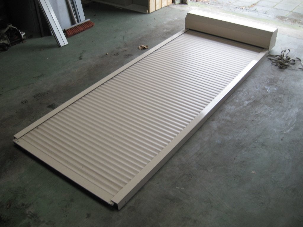 Elektrisch rolluik voor deur 111,5 cm breed x 268,5 cm hoog, Ophalen, Gebruikt, 100 tot 150 cm, 200 cm of meer
