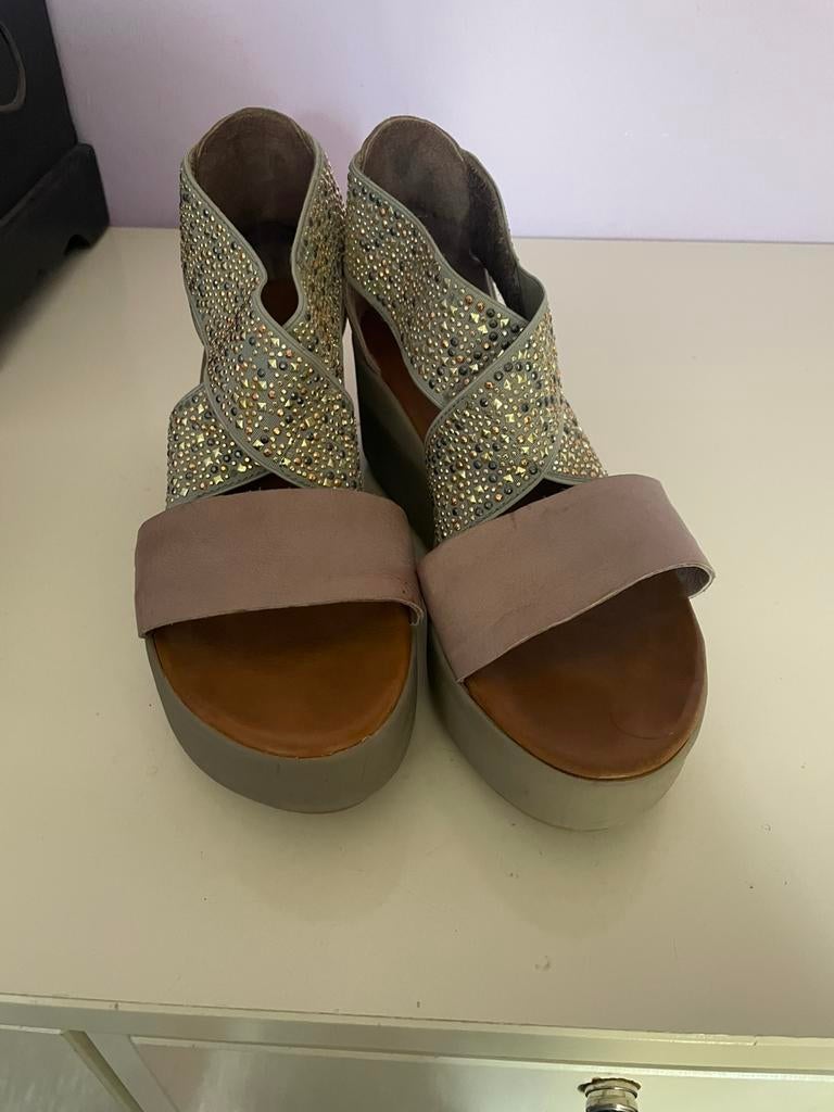 Lina Locchi 37, Verzenden, Sandalen of Muiltjes, Zo goed als nieuw, Grijs